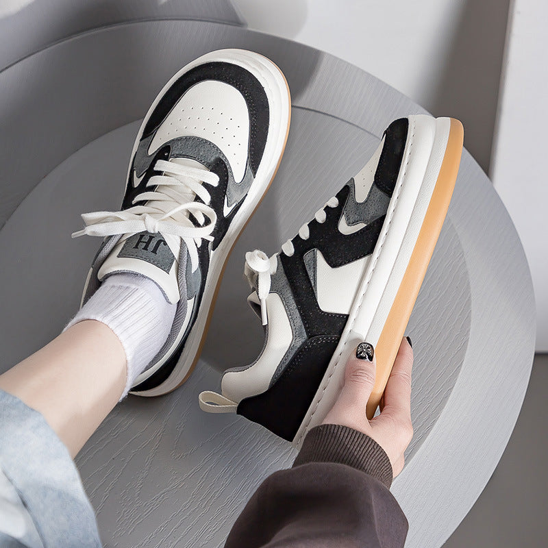Dame sneakers med sporty design og åndbare materialer Stilla
