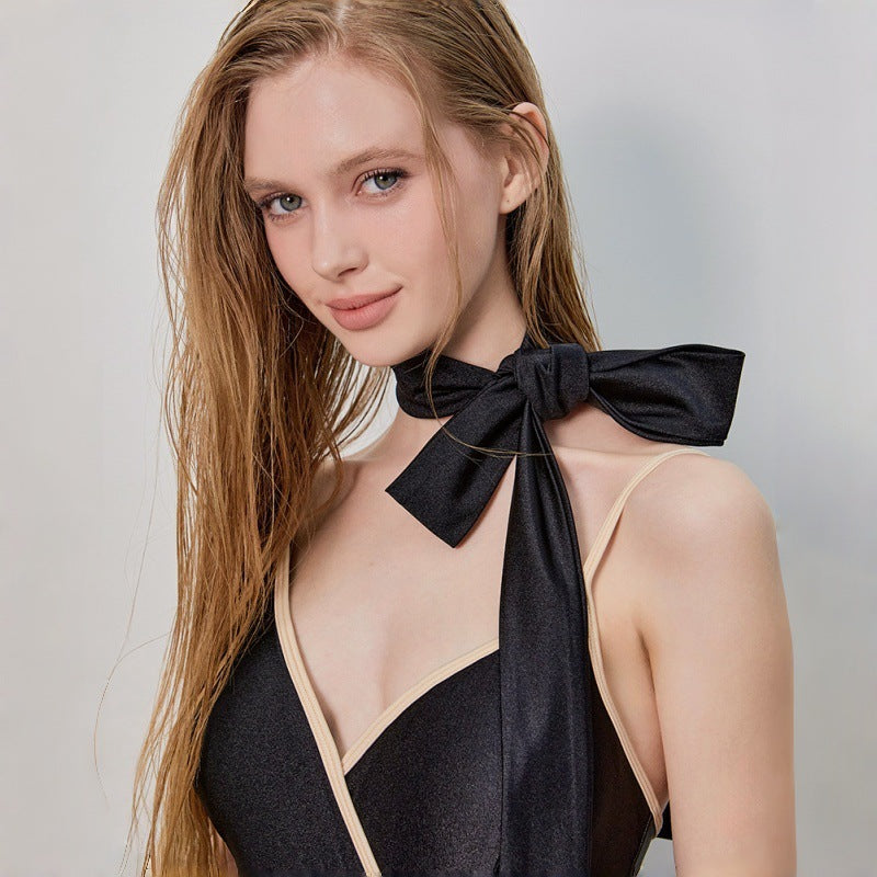 Dame Elegant One-Piece with Stylish Scarf Skovae