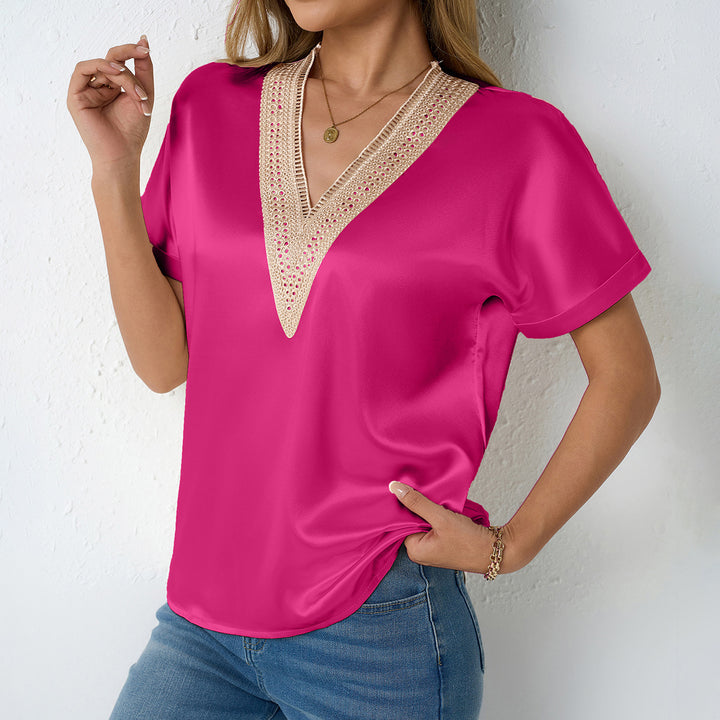 Dame Elegant satin top med V-hals og eksklusiv spidskant Skovae
