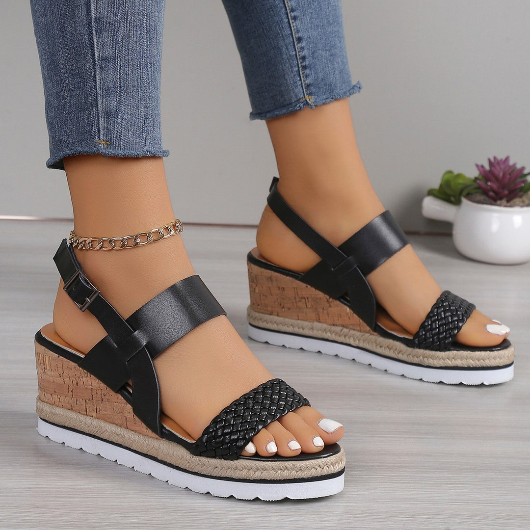 Dame kile-sandaler med raffineret rem-design og behagelig korksål Stilla