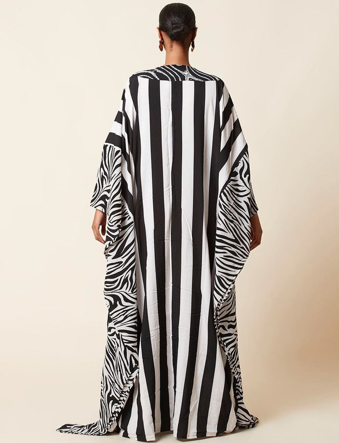 Dame Kaftan med dekorativ zebra-optik og elegante detaljer Stilla