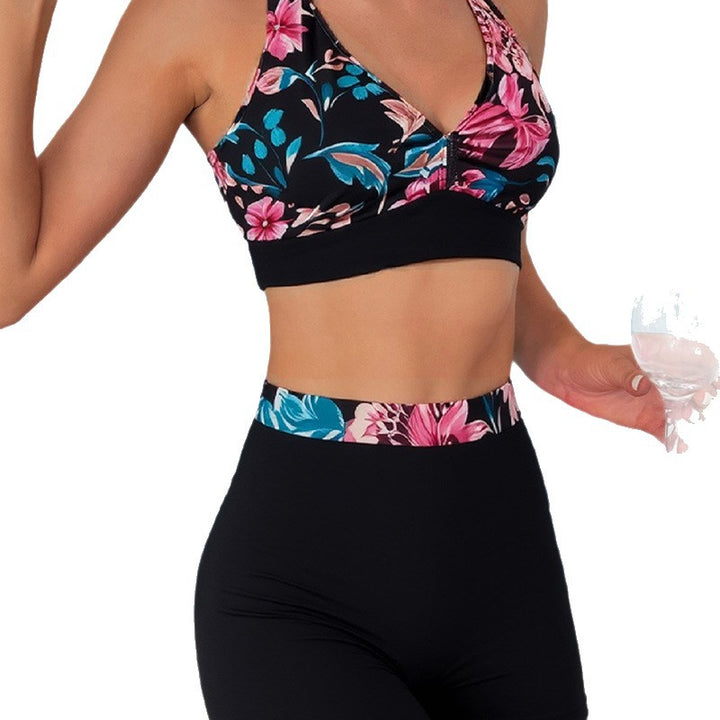 Dame sporty badetop og high-waist shorts Skovae