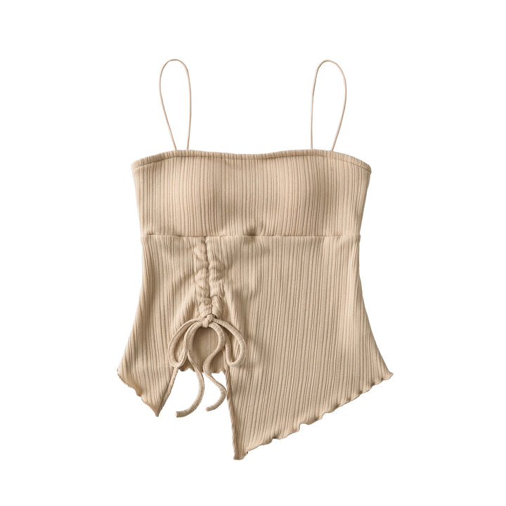 Dame moderner top med asymmetrisk snit og smock-detail Stilla