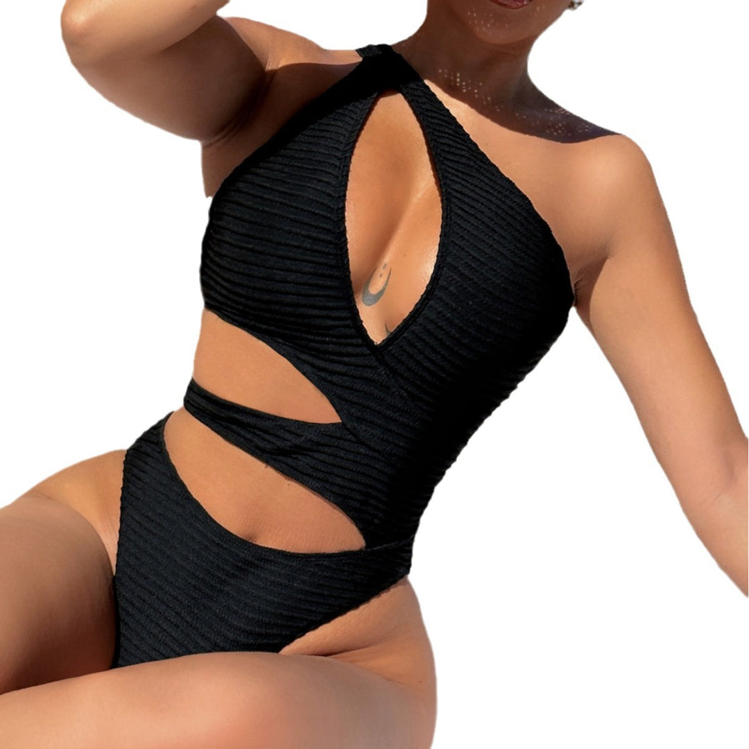 Dame En-sidig Cut-Out Badedragt med trendy Rib-design Stilla