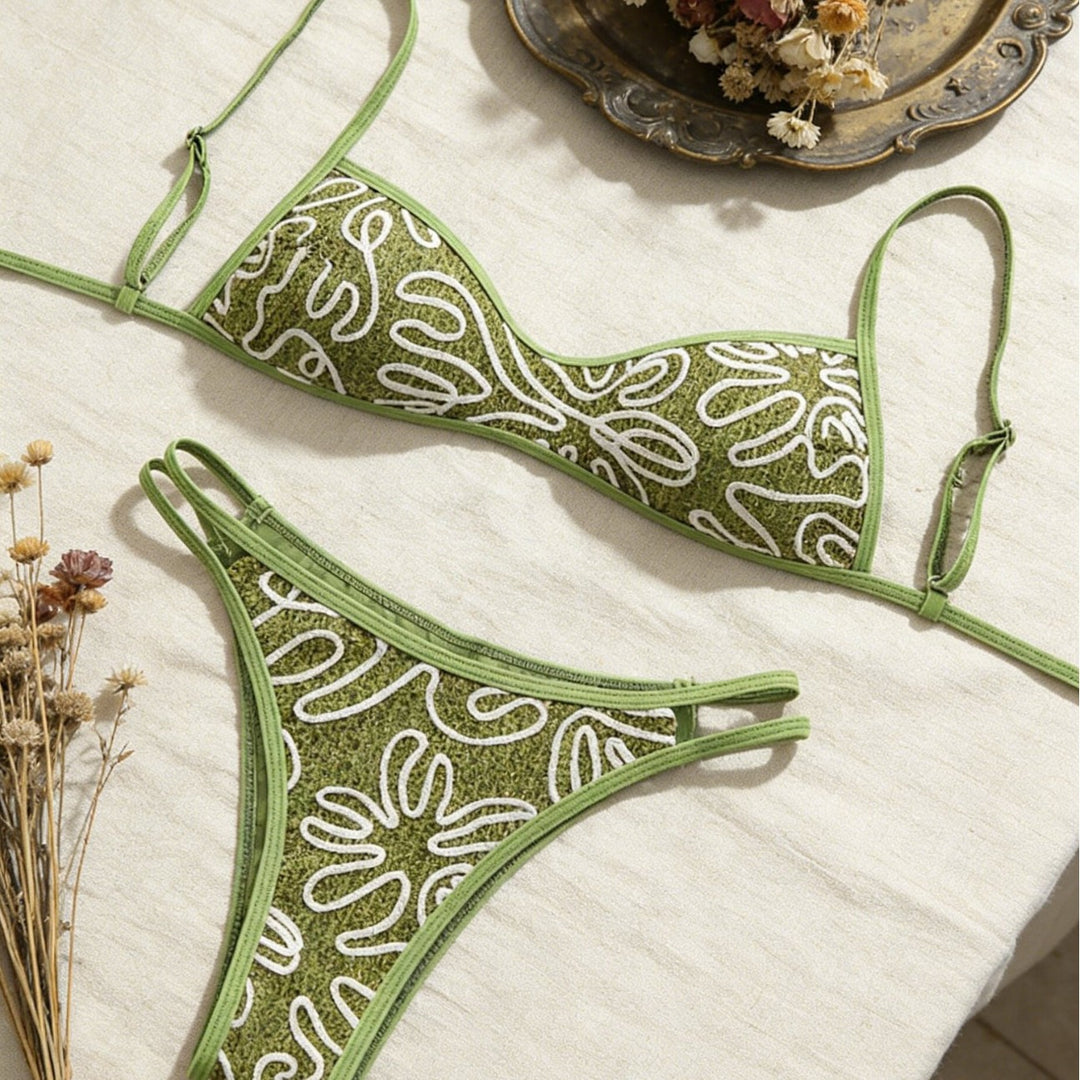 Dame Triangel-Bikini med trendy broderimønster Skovae