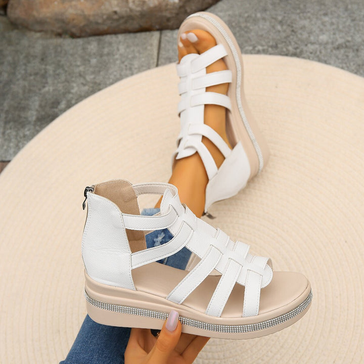 Dame wedge-sandaler med elegant remdesign og komfortabel fodseng Stilla