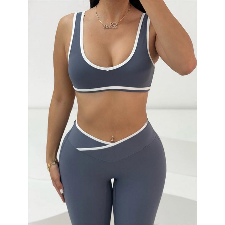 Damen Sportliches Zweiteiler Set mit kurzer Oberteil und flared Leggings Skovae