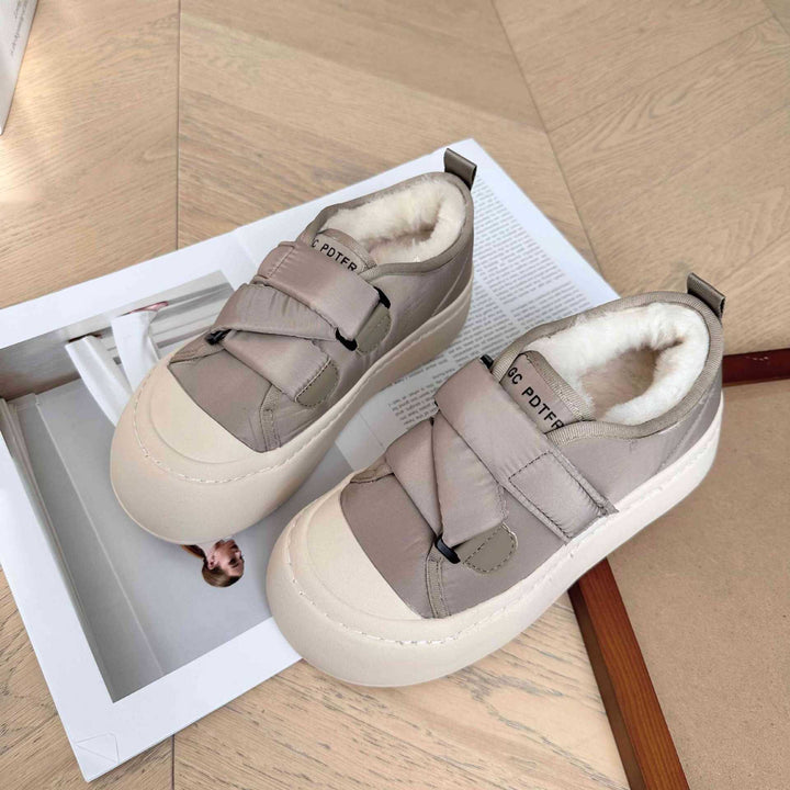 Dame Komfortable Sneakers med blødt indlæg og praktisk velcro Stilla