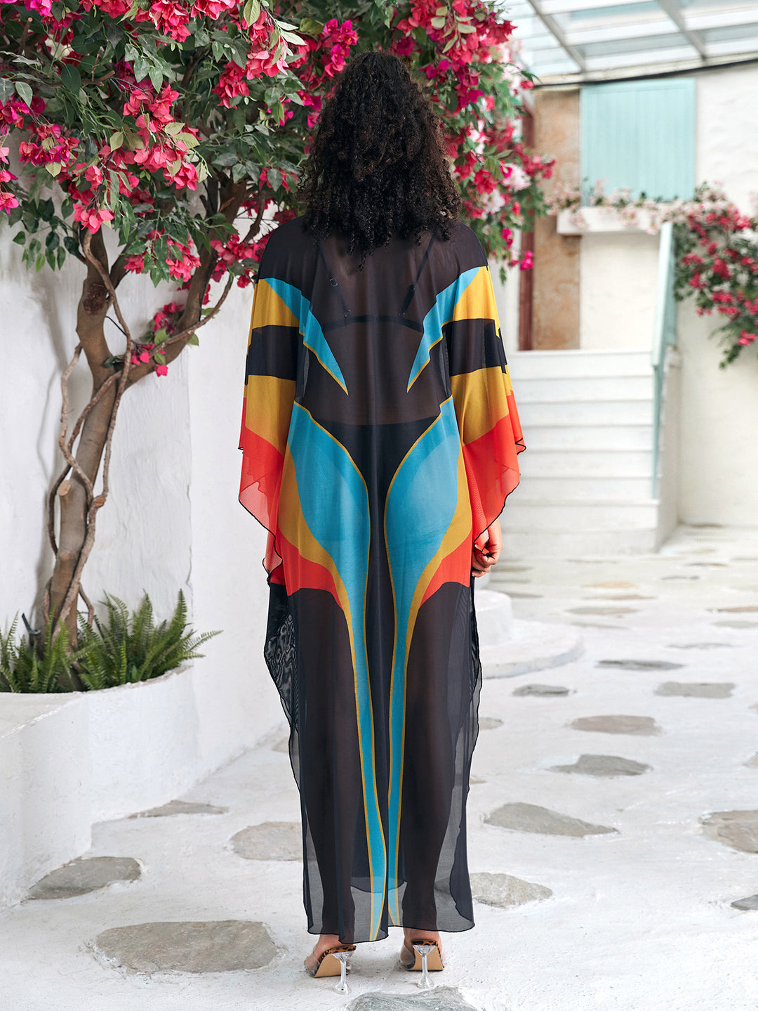 Dame Strandkaftan med farverigt grafikdesign og lette materialedetaljer Stilla