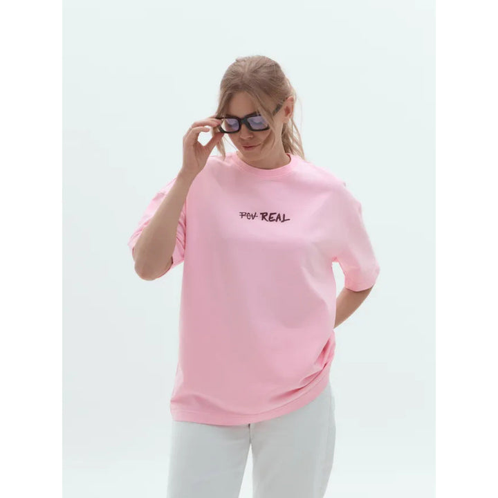 Dame T-shirt med generøs oversized pasform og iøjnefaldende statementtryk Stilla