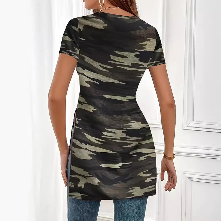 Dame casual Camouflage T-shirt med sidesplitter og elegant snit Stilla