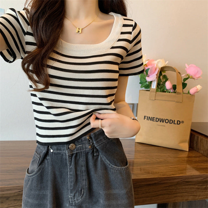 Kvindernes cropped stribede top med moderne knude design og elastisk kant Skovae