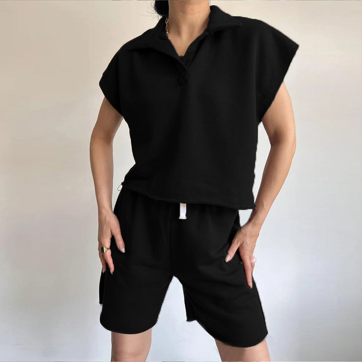 Kvinders casual fritidssæt med høj krave og elastiske shorts Skovae