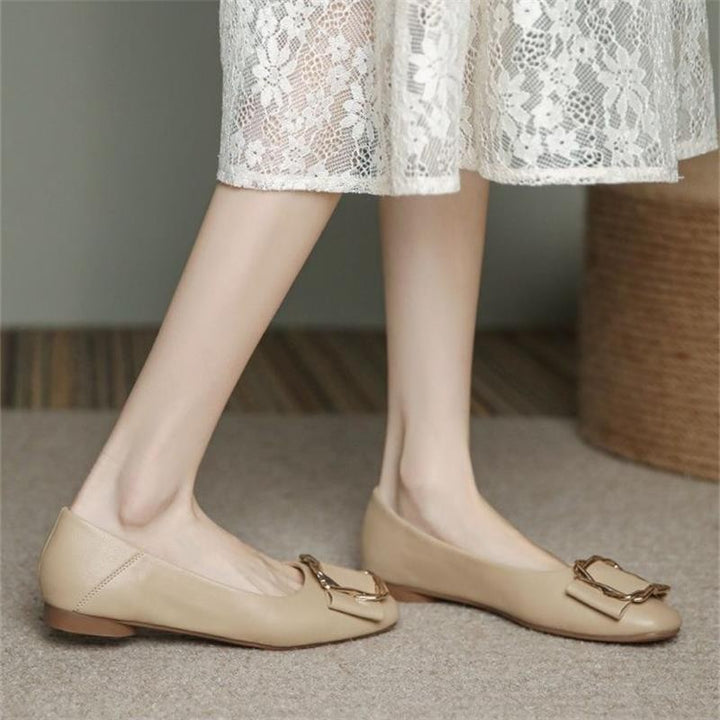 Dame elegante Ballerinas med moderigtige smykkedetaljer og komfortabel sål Stilla