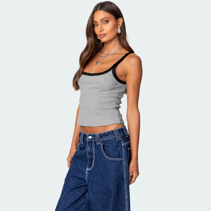 Dame Crop-Top med forførende spidskant og tætsiddende snit Stilla