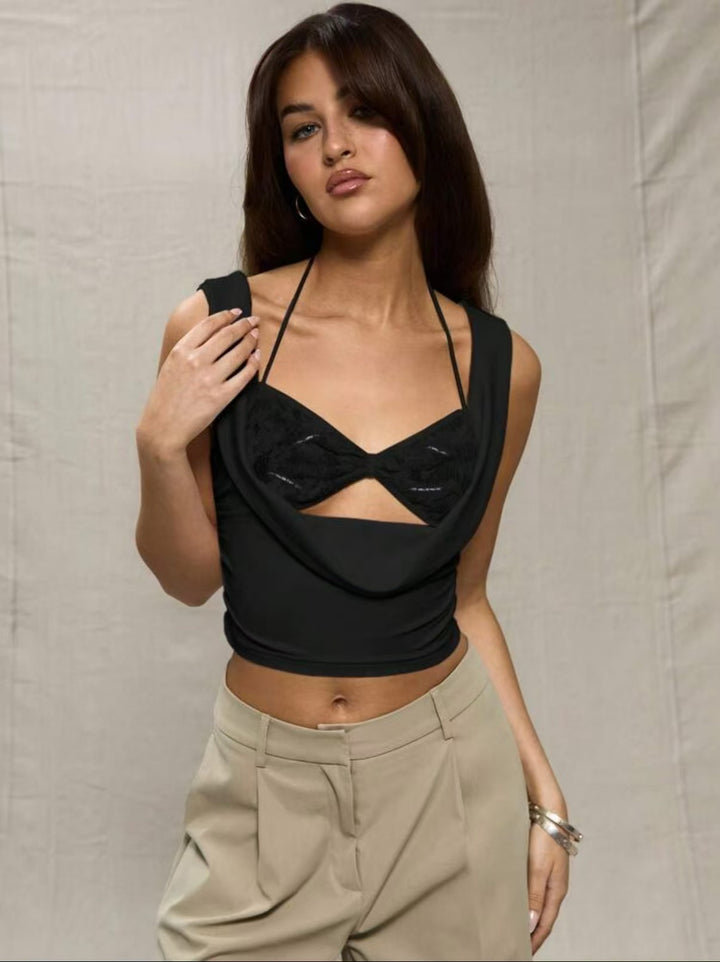 Dame Crop-top med forførende cut-out og delikat spidsindsats Skovae