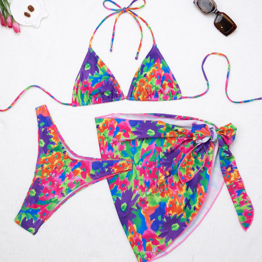 Dame bikini-sæt med farverig blomsterprint og afslappet indpakket nederdel Stilla