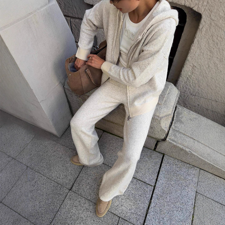 Kvinders hyggelige strikket jumpsuit i en afslappet pasform med lynlås Stilla