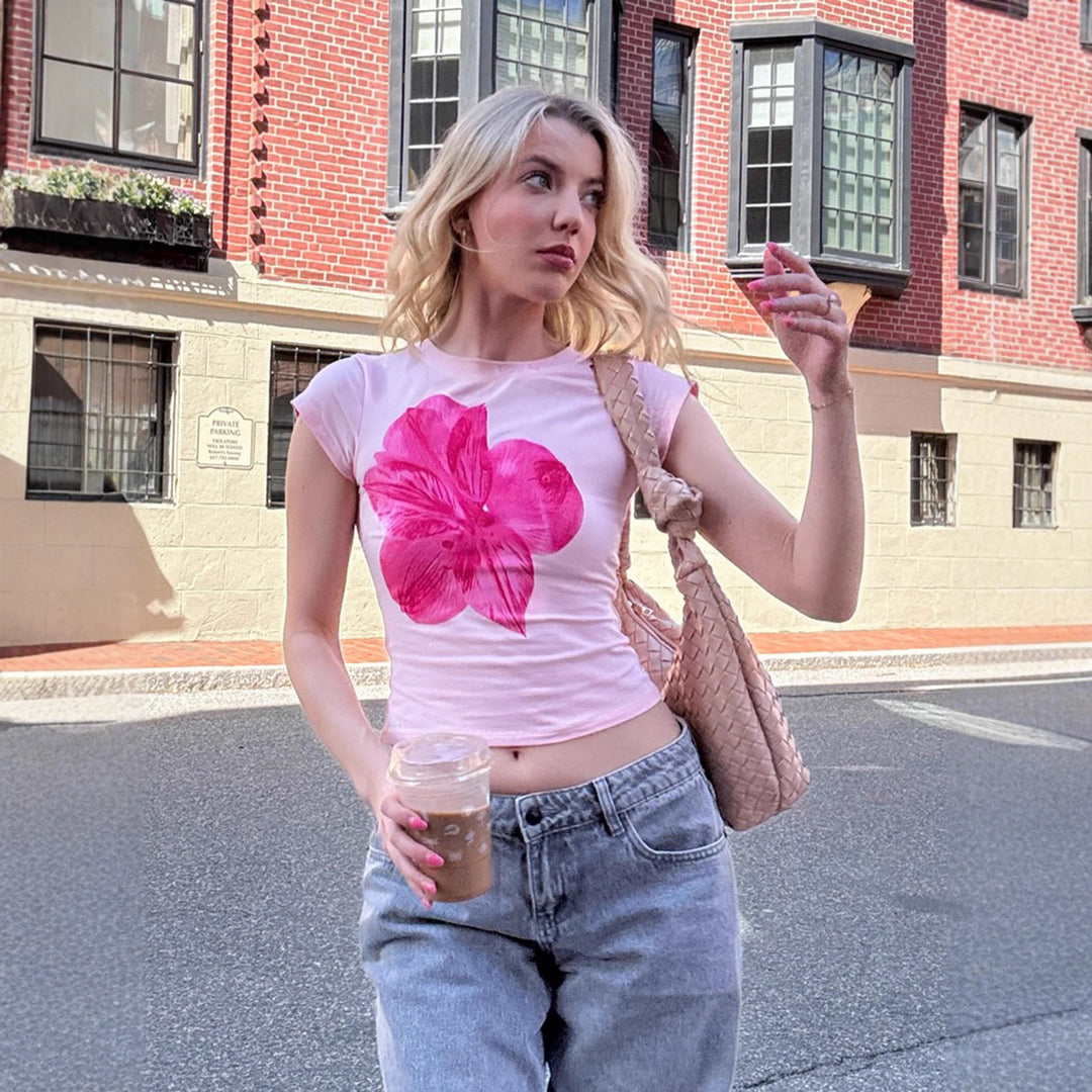 Dame T-shirt med blomstertryk og tætsiddende pasform Skovae