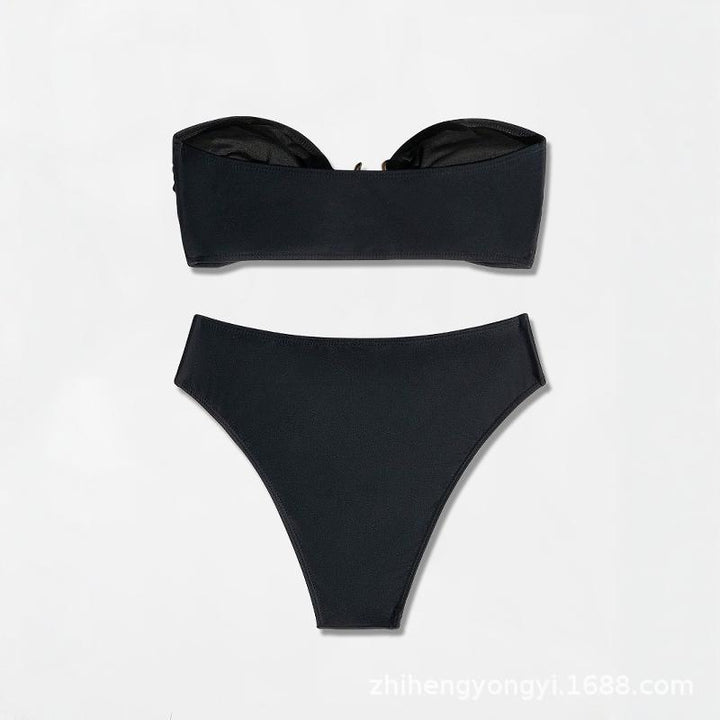 Dame bandeau bikini med elegant designelement Skovae