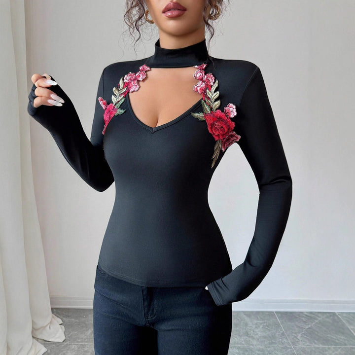 Dame nan taljeret langærmet bodystocking med ståkrave, V-udskæring og blomster broderiapplikation Skovae