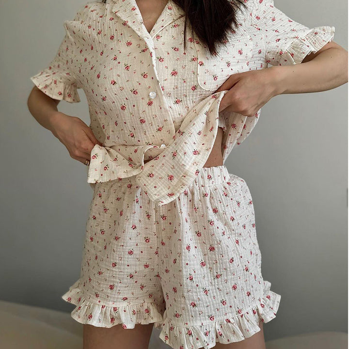 Dame sæt bestående af ærmeløs top og shorts med flæse detaljer Stilla