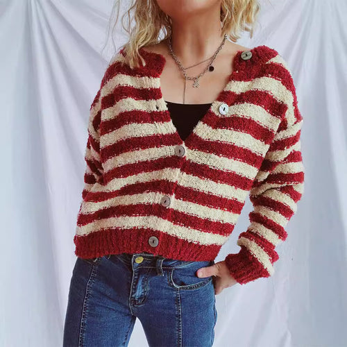 Kvinders hyggelige cardigan med moderne striber og knapdetaljer Stilla