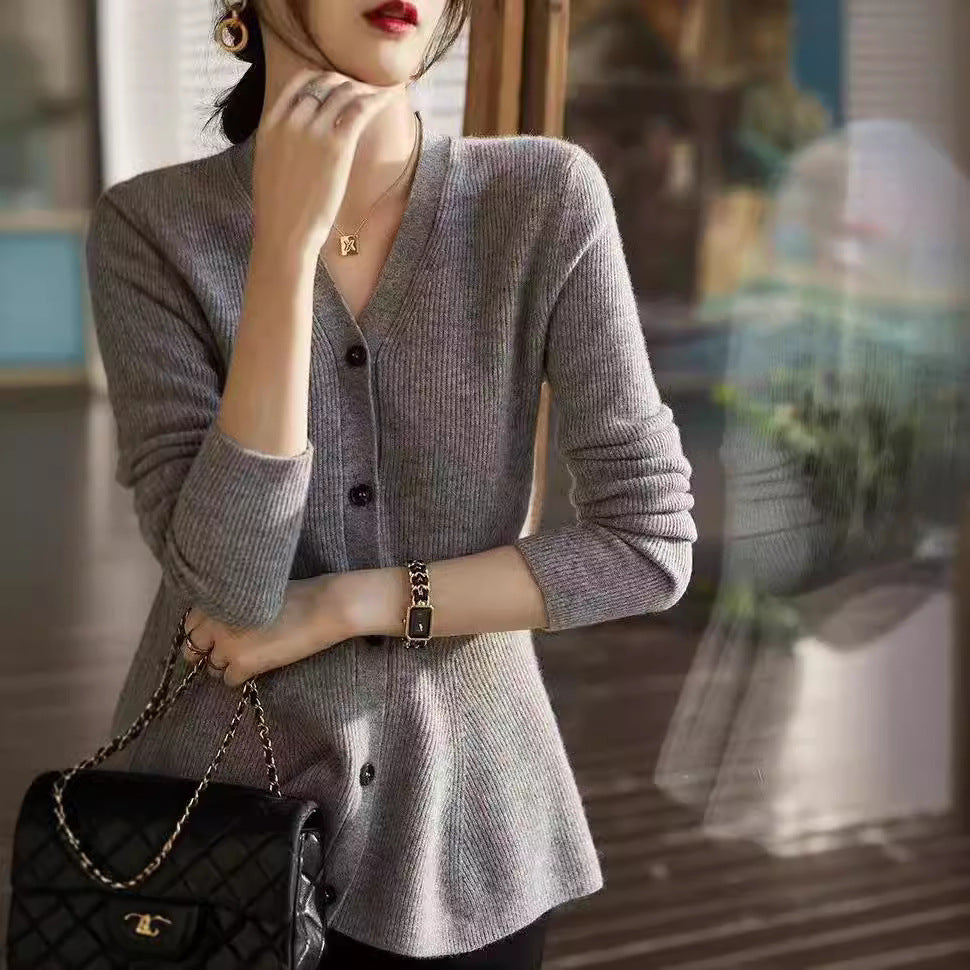 Damernes elegante cardigan med fitted form Stilla