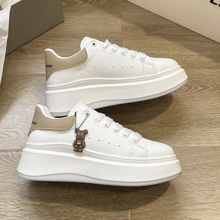 Dame Platform Sneakers med dekorativ bjørn vedhæng og komfortabel fodseng Stilla