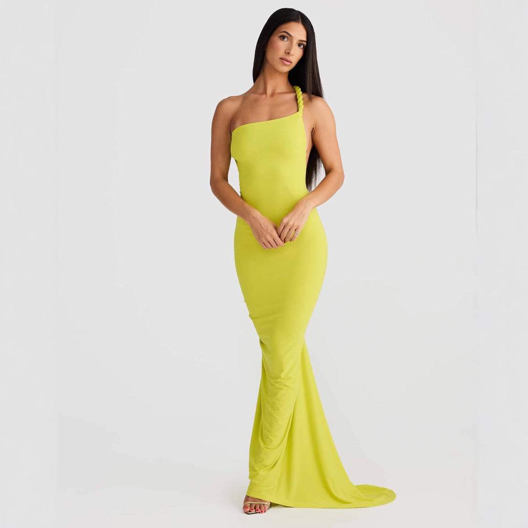 Dame Elegant skåret aftenkjole med off-shoulder design og raffinerede draperinger Skovae