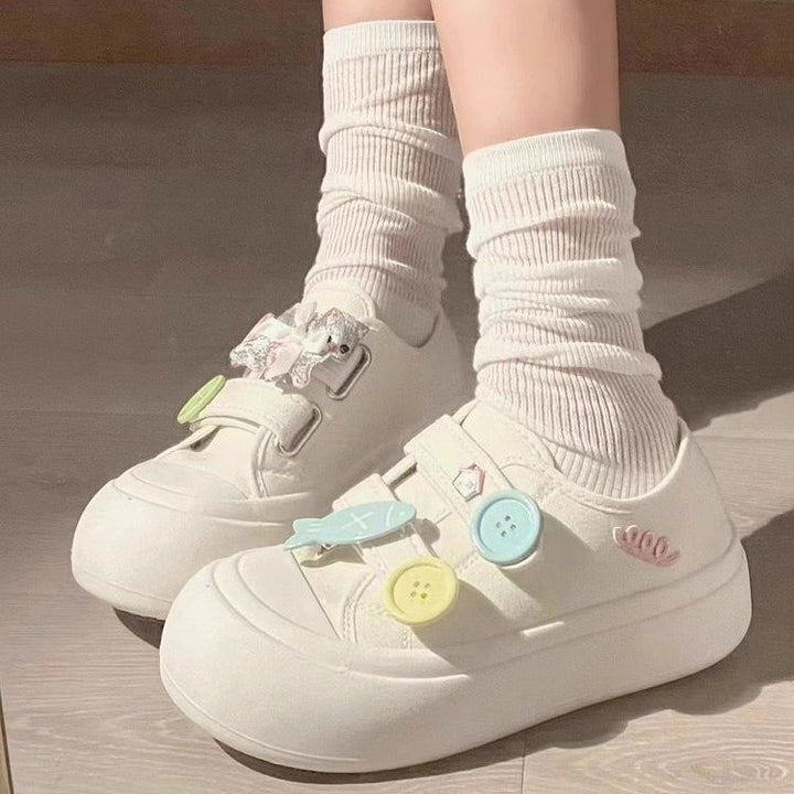 Dame Sneakers med justerbare remme og farverige pins Stilla