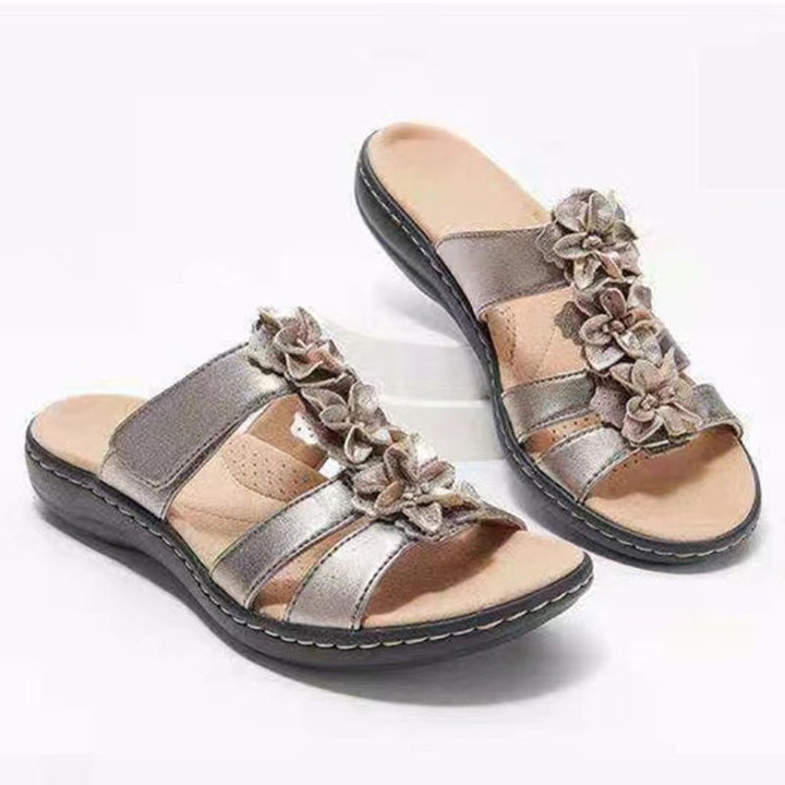 Dame komfortable tæer-sandalers med blomsterdekoration og anatomisk fodsengsdesign Stilla