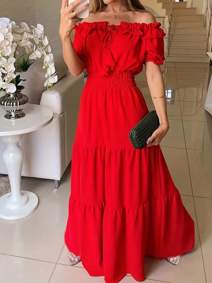 Dame Maxikjole med Off-Shoulder Design og Volantdetaljer Stilla