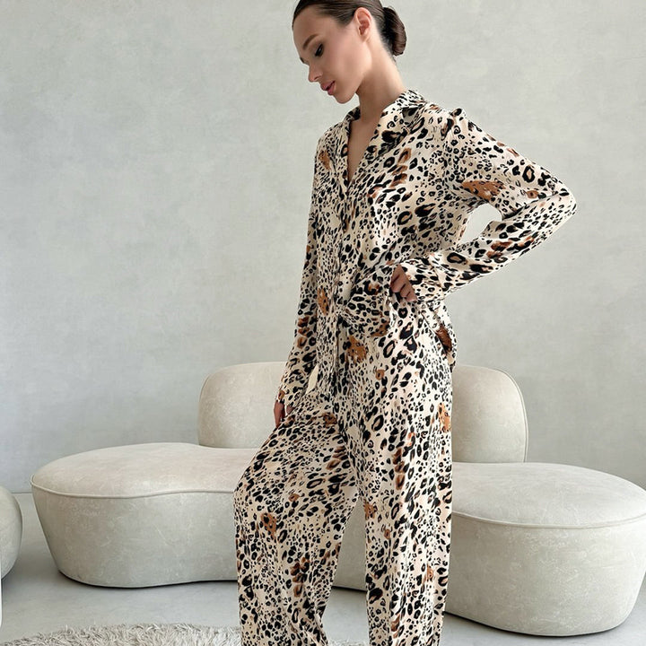 Dame satin pyjamas med dyreprint Stilla