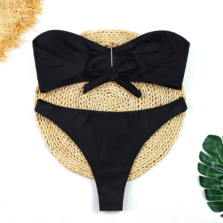 Dame bikini-sæt med glamourøs sløjfe og stilfuldt design Stilla