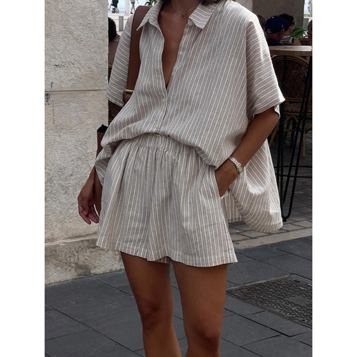 Dame sommerligt fritidsoutfit med stribet design Stilla