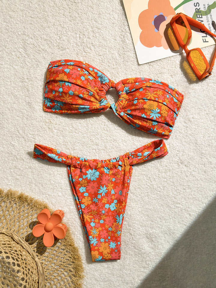 Dame Bandeau-bikini med stilfuldt knudedesign Skovae