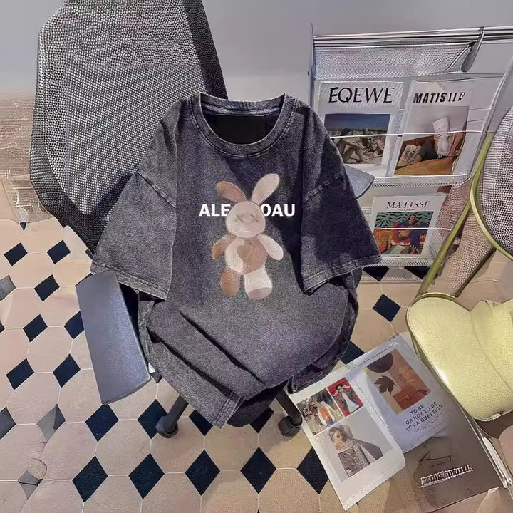 Dame T-shirt med stort Bunny-druck og afslappet snit Stilla