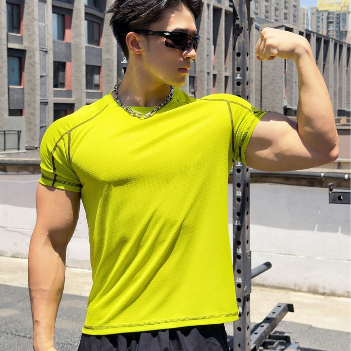 Herrer åndbar fitnessshirt med anatomisk snit Stilla