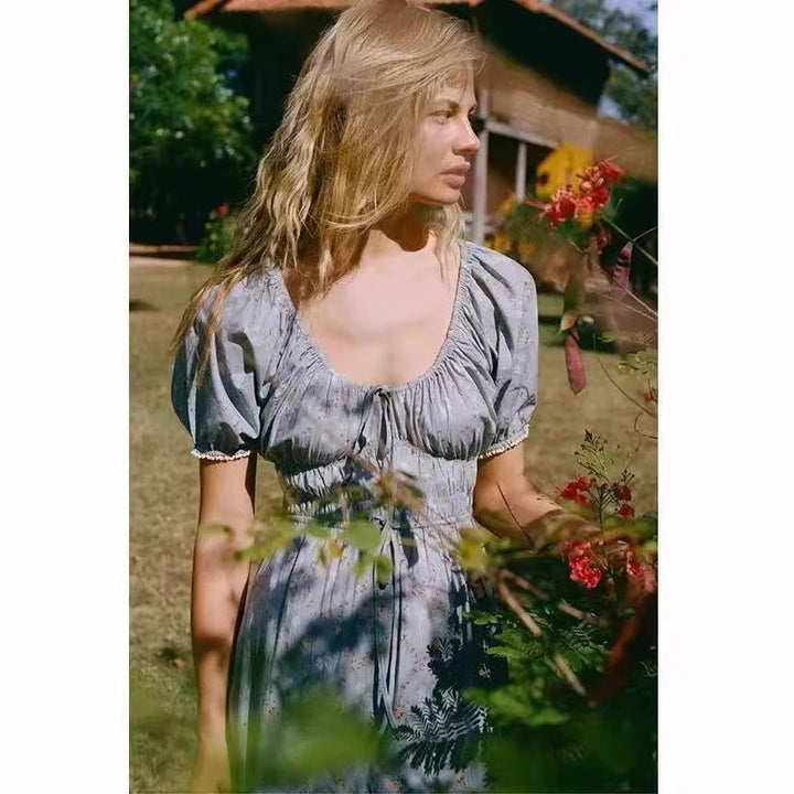 Dame Maxikjole med legesyge flæsedetaljer og blomstermotiv Stilla