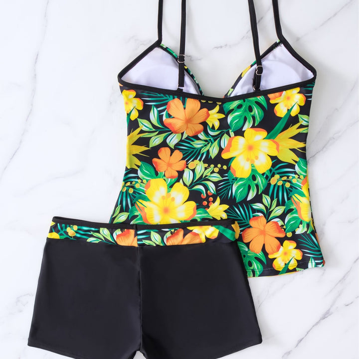 Dame top-badebukser med stilfuldt blomsterdesign og shorts Stilla