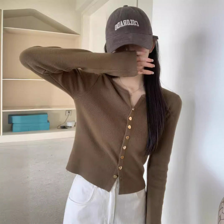 Kvinde elegant cardigan med knapdetalje og blødt materiale Stilla