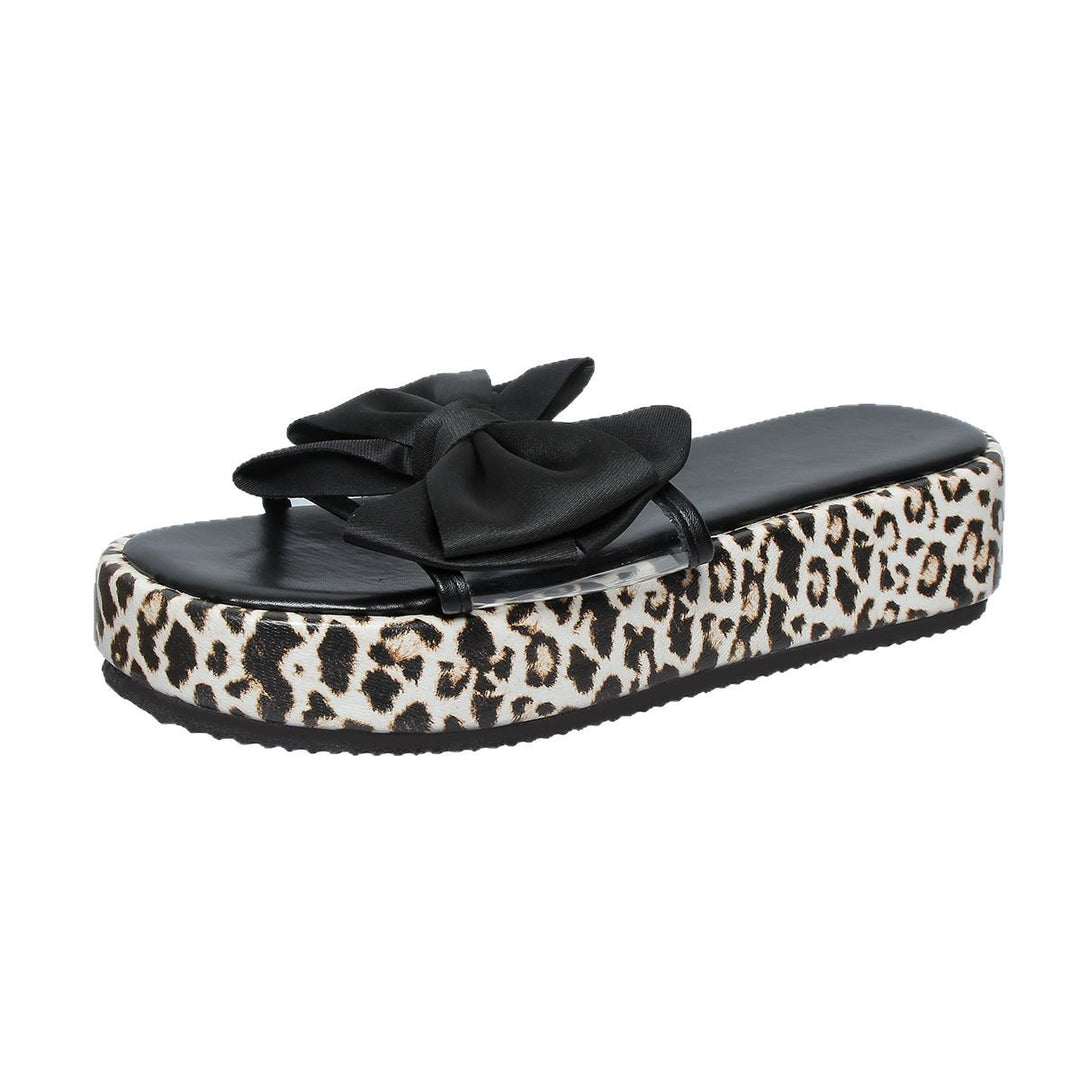 Dame mode sandaler med rynket design og leopardmønster Stilla