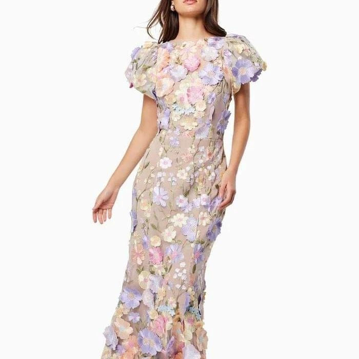 Dame blomsterkjole med 3D-blomsterapplikationer Stilla