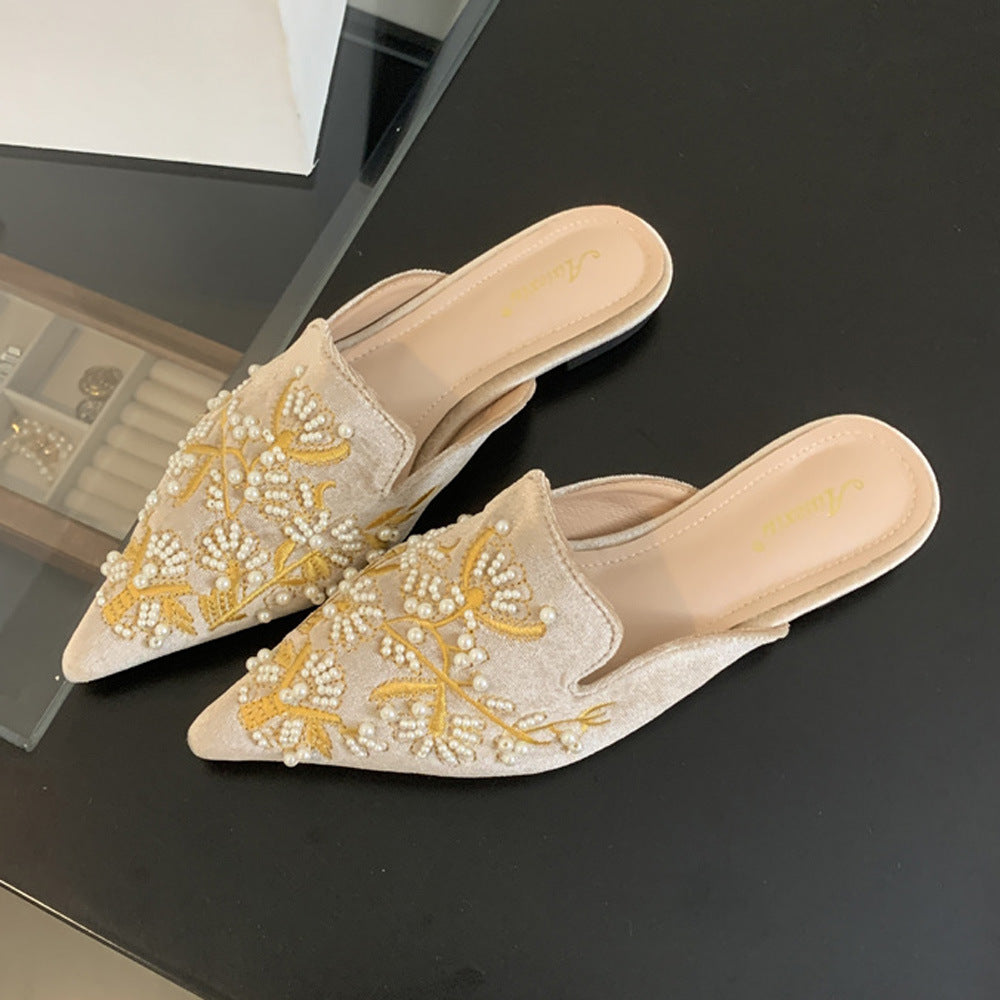 Dame Mules med elegant broderi og komfortabelt fodseng Stilla