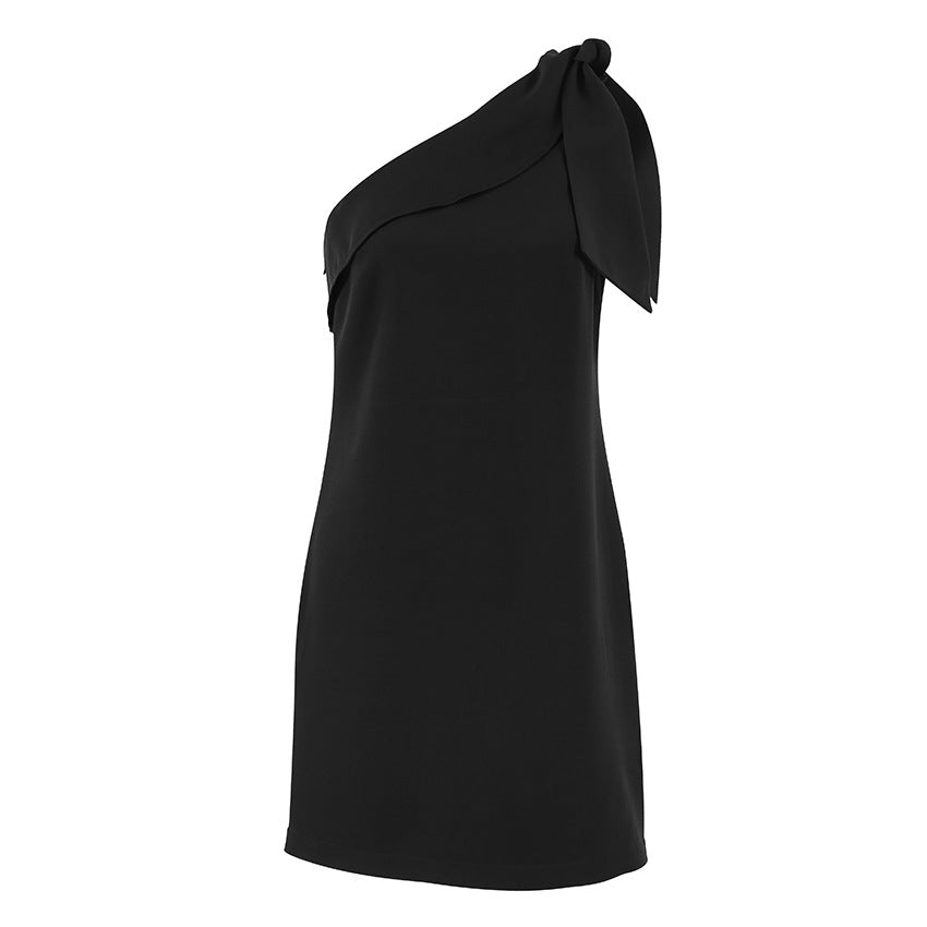 Dame Elegant asymmetrisk minikjole med skulderbånd og drapering Stilla