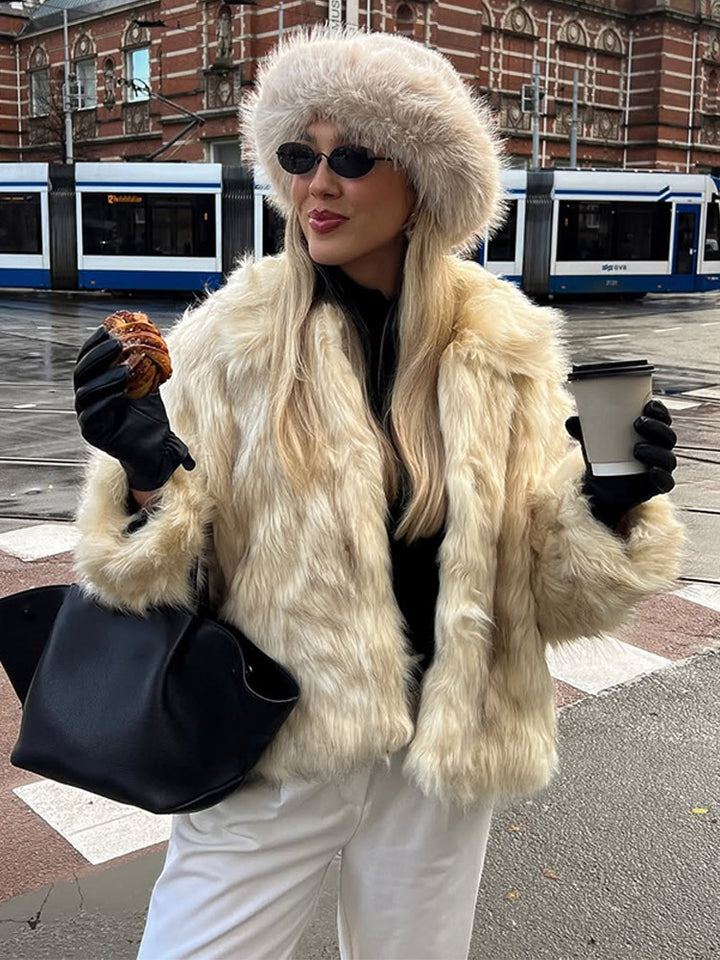 Dame kunstpelsjakke med luksuriøs krave og elegant snit Stilla