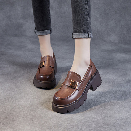 Dame Chunky Platform Slipper med dekorativ metallisk accent Stilla