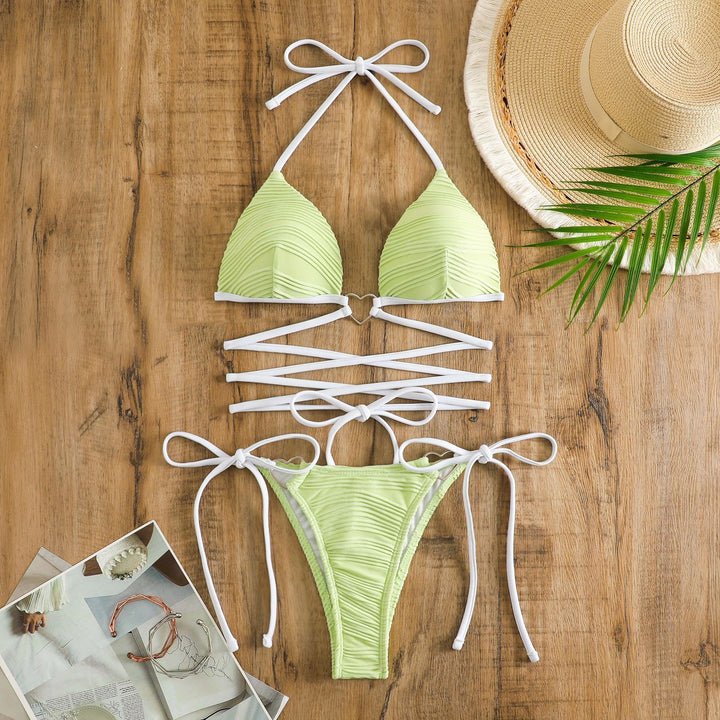 Dame triangel-bikini med stilfulde snøre detaljer og hjerteformede accenter Stilla