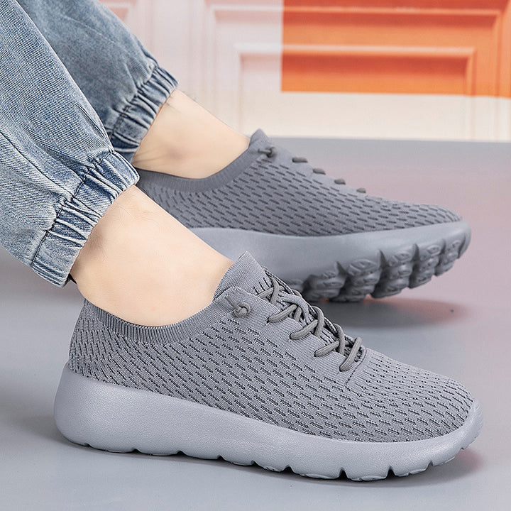 Unisex nan let vægtstrikket slip-on med konturkomfortfodseng og stødabsorberende bølgeløbssål Skovae